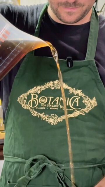 COLA KOMBUCHA 🖤🫧 ERGEBNIS 

Das erste Video verpasst? Es ist verknüpft und im Profil! 
Folg rein um keine Experimente zu verpassen 😎

Zum Kosten & Genießen besuche uns im Speiselokal 
MITTWOCH -SONNTAG 
AB 17:00 
📍 MAGDEBURG