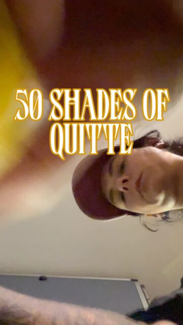 50 SHADES OF QUITTE at @botanica_speiselokal 

Wenn die Quittensaison im Botanica startet, machen wir keine halben Sachen.
Wir haben die besten Fermentationsexpert:innen der Umgebung gefragt und einfach alles umgesetzt! 

Was wir alles aus den herbstlichen Früchten gezaubert haben? 

 * Quittensirup für unseren Kombucha.
 * Quittenmarmelade – im Ofen karamellisiert und klassisch eingekocht.
 * Quitten-Kosho – japanisch inspirierte Würzpaste aus Schalen und milden Habaneros der @boerdegaertnerei. Inspo @lennartwse 
 * Misozuke – Quitten, traditionell nach japanischer Art in Miso fermentiert. Inspo @lennartwse 
 * Quittenessig – ein echter, lebendiger und probiotischer Essig mit Mutterkultur. Inspo @lazybean_tempeh 
 * Quitchi – unser Quitten-Kimchi. Inspo aus dem genialen Buch von Alexis Goertz @ediblealchemy.co 
* Alle Reste gedörrt zum Quittenpulver 🍁

100% ZERO WASTE versteht sich.

Jeder Schritt ein kleines Handwerk für sich. 💛

Wer liebt Quitten genauso sehr wie wir? Schreibt uns in die Kommentare wie ihr Quitten am liebsten zubereitet! 👇

FÜR GENAUE TECHNIKEN FOLG UNS, BESUCHE UNS 🍁
Mo-So ab 17:00

#BotanicaMagdeburg #Quitten #Fermentation #Misozuke #kosho